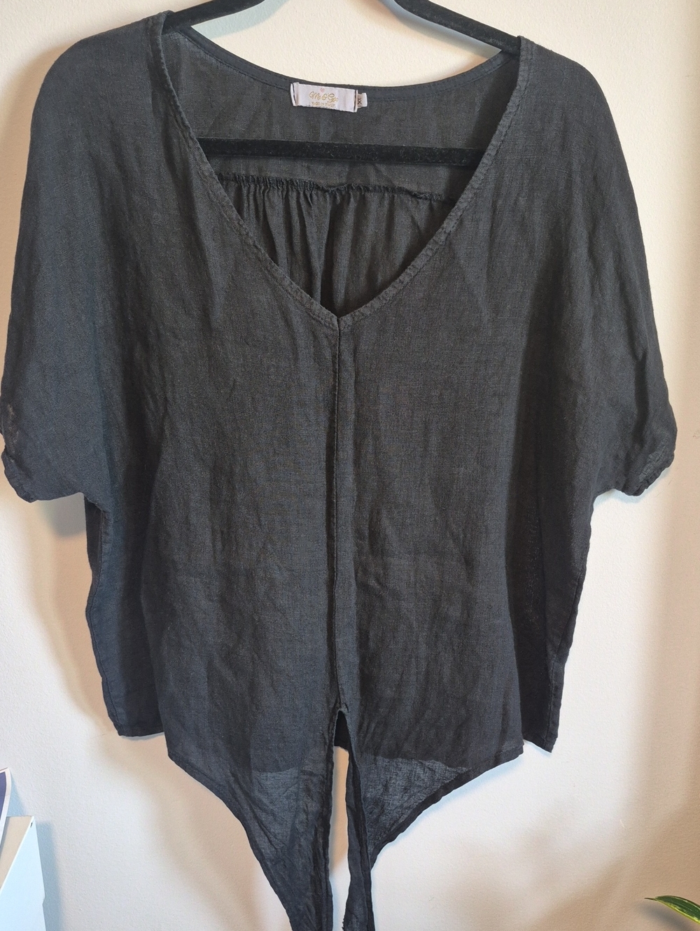 Me & Gee 100% Linen Black V-Neck Top, Size XL, Made in Italy